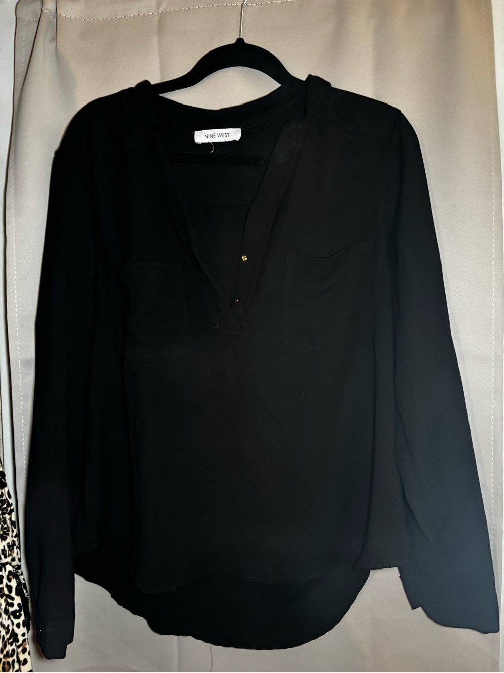Nine West Black Long-Sleeve V-Neck Blouse